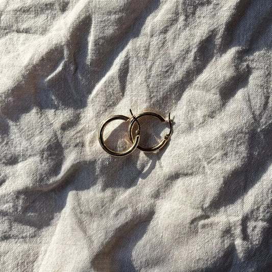 Golden hoop earrings 20 mm